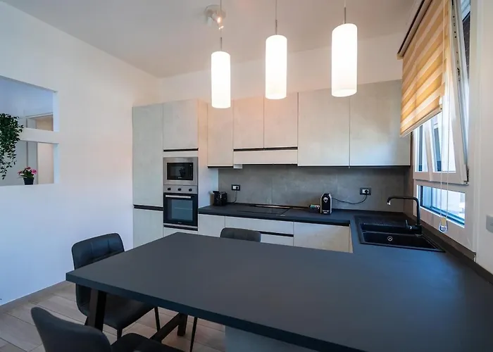 Elegante E Moderno A Apartment *